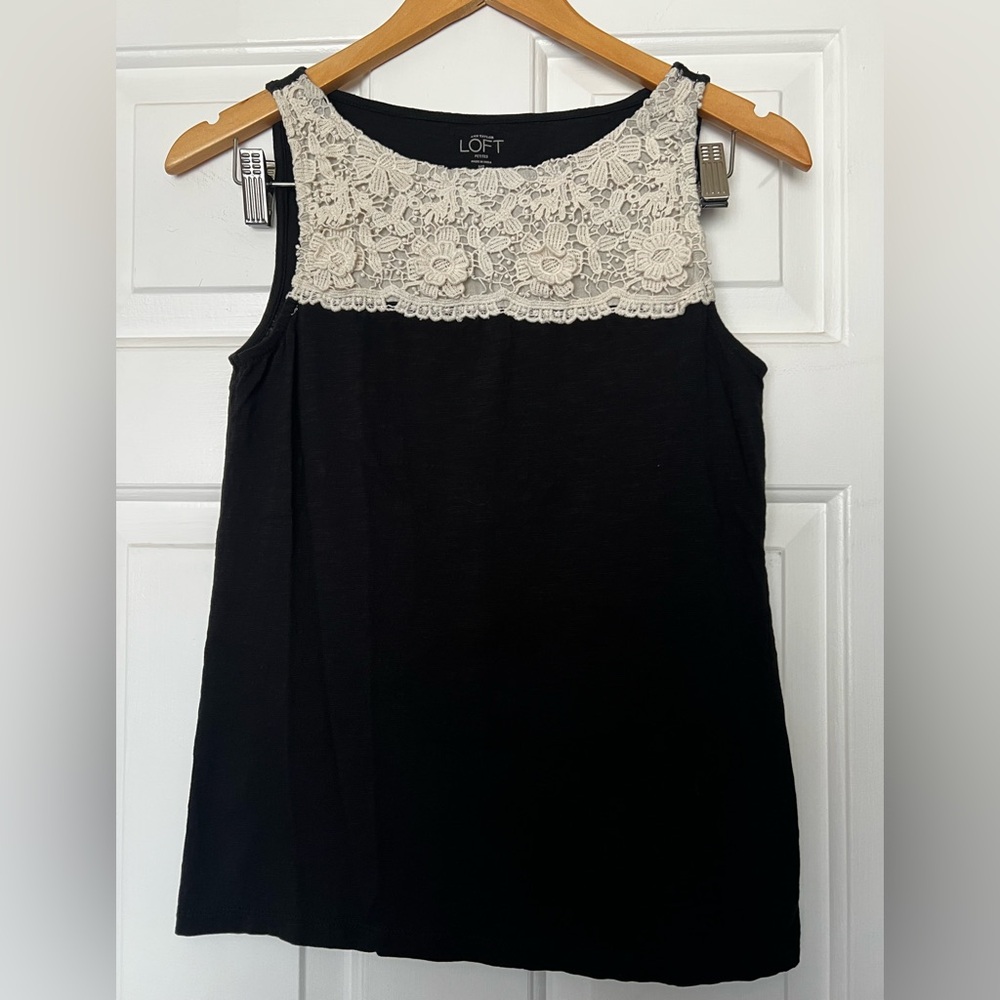EUC LOFT Black and Cream Lace Women's Top Size MP (Ptp 16”)